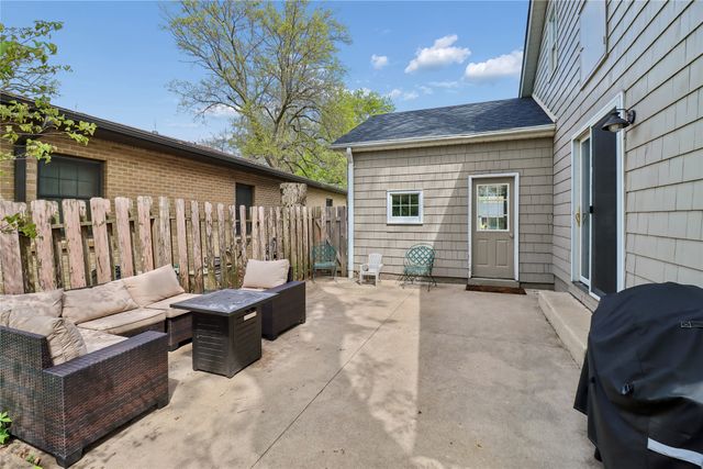 905 S 11th Avenue W, Newton, IA 50208