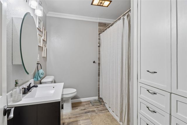 905 S 11th Avenue W, Newton, IA 50208