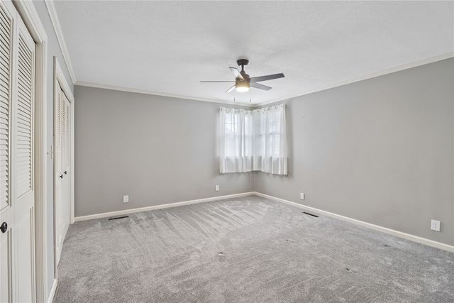 905 S 11th Avenue W, Newton, IA 50208