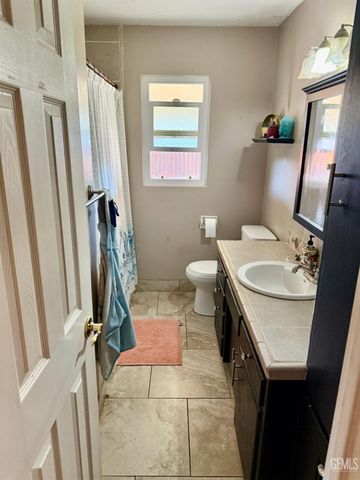 3204 Hollins Street, Bakersfield, CA 93305