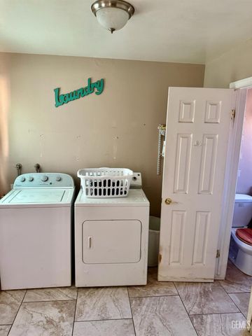 3204 Hollins Street, Bakersfield, CA 93305