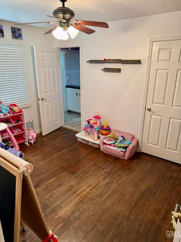 3204 Hollins Street, Bakersfield, CA 93305