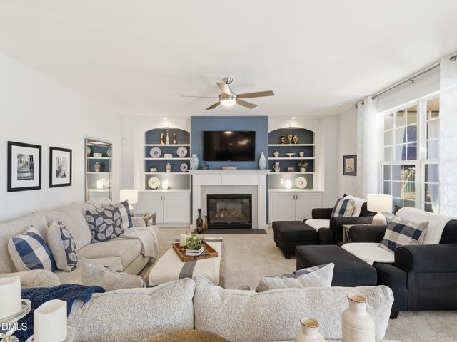 113 Cross Oaks Place, Holly Springs, NC 27540