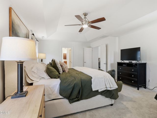 113 Cross Oaks Place, Holly Springs, NC 27540