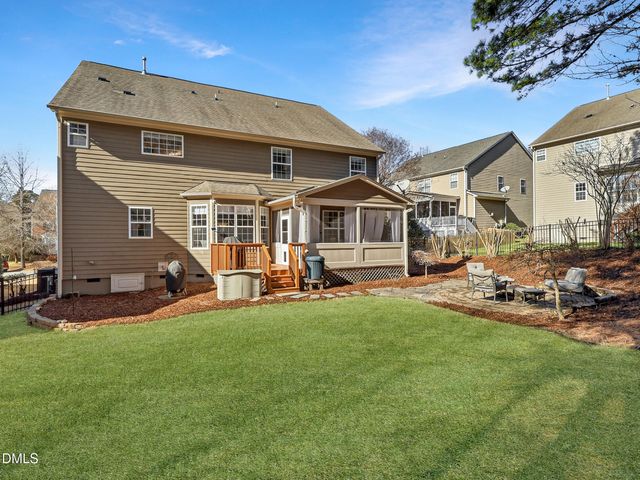 113 Cross Oaks Place, Holly Springs, NC 27540