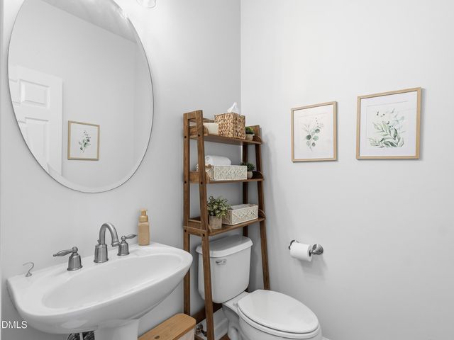 113 Cross Oaks Place, Holly Springs, NC 27540