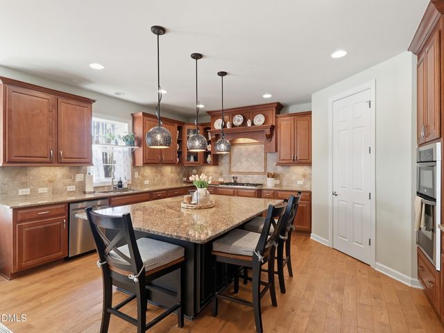 113 Cross Oaks Place, Holly Springs, NC 27540