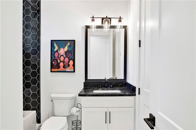 6 Meeting House Square, Orange Beach, AL 36561