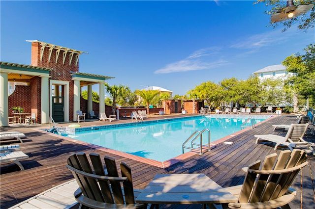 6 Meeting House Square, Orange Beach, AL 36561