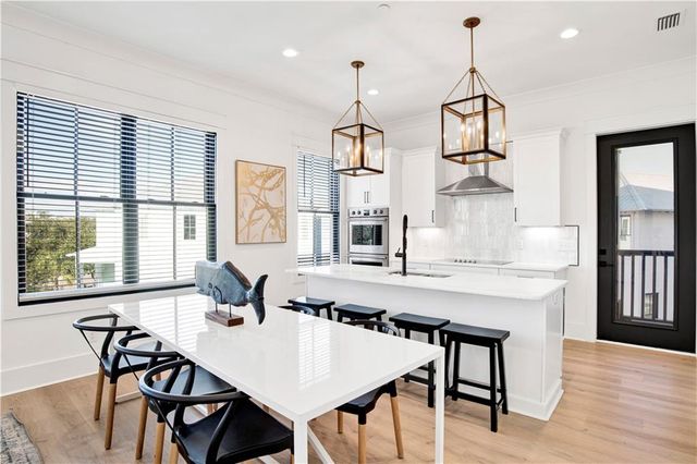 6 Meeting House Square, Orange Beach, AL 36561