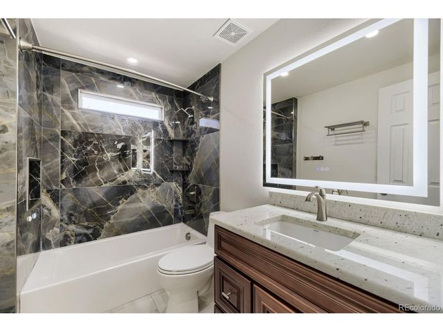 7859 S Valentia St, Centennial, CO 80112