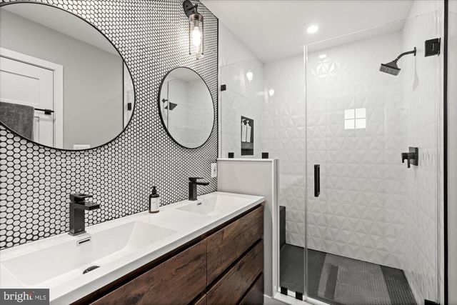 6502 GREYSWOOD RD, Bethesda, MD 20817