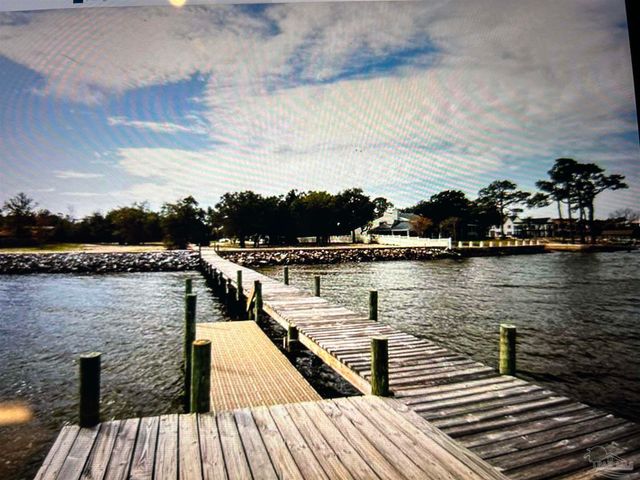 1334 Quiet Cove Ct, Gulf Breeze, FL 32563