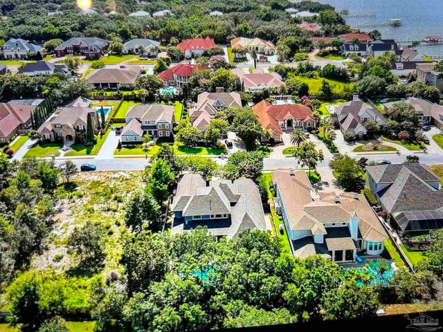 1334 Quiet Cove Ct, Gulf Breeze, FL 32563