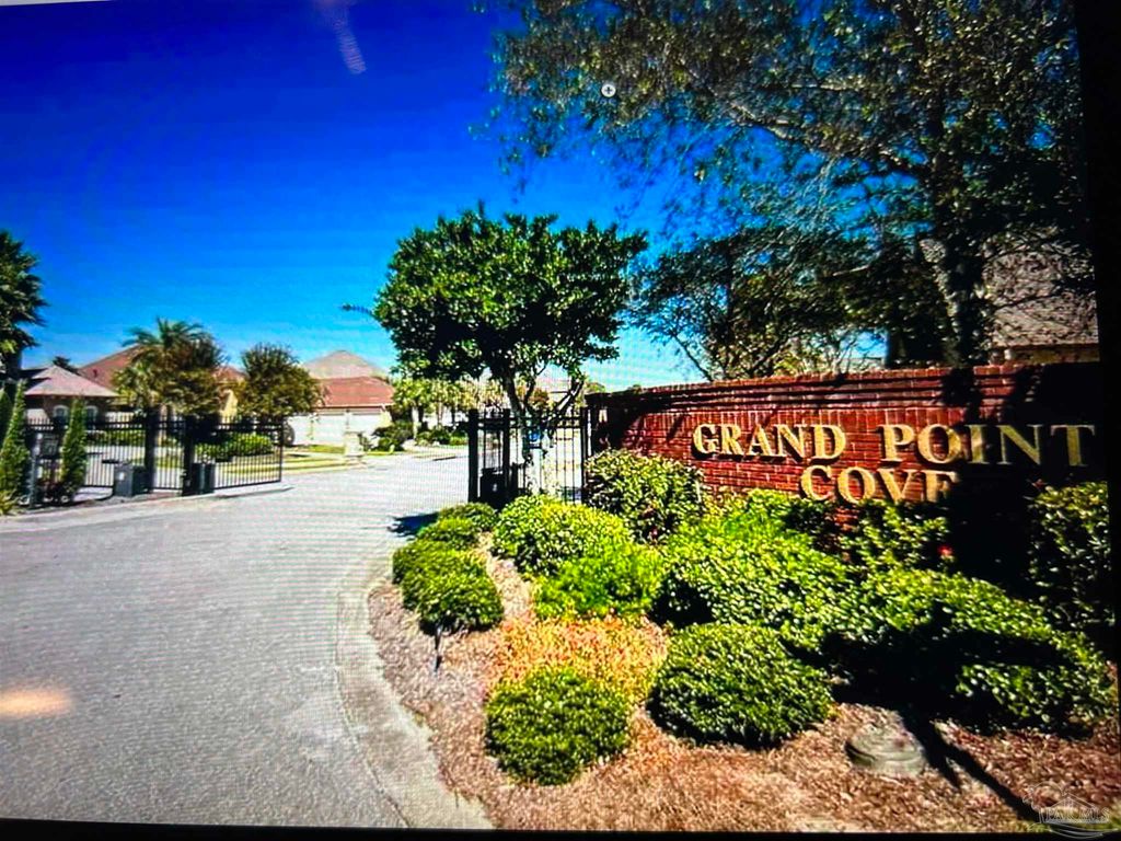 1334 Quiet Cove Ct, Gulf Breeze, FL 32563