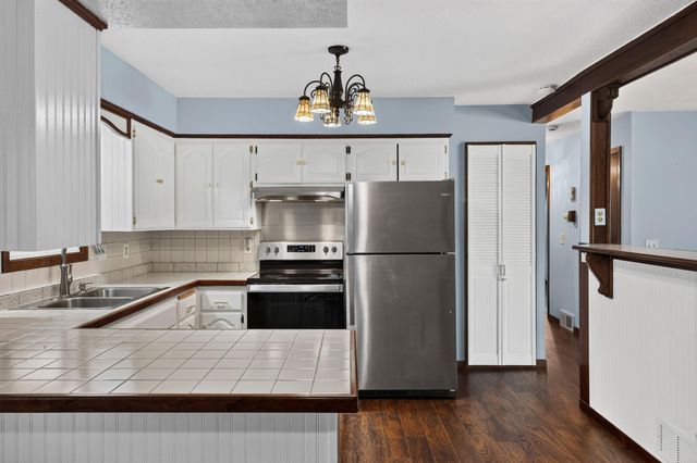 6441 Edgemont Boulevard N, Brooklyn Park, MN 55428