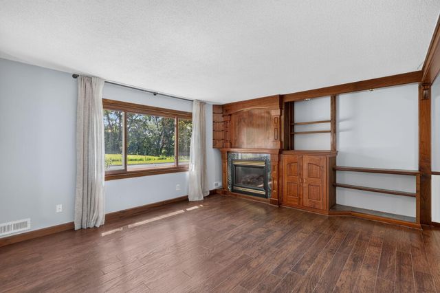 6441 Edgemont Boulevard N, Brooklyn Park, MN 55428
