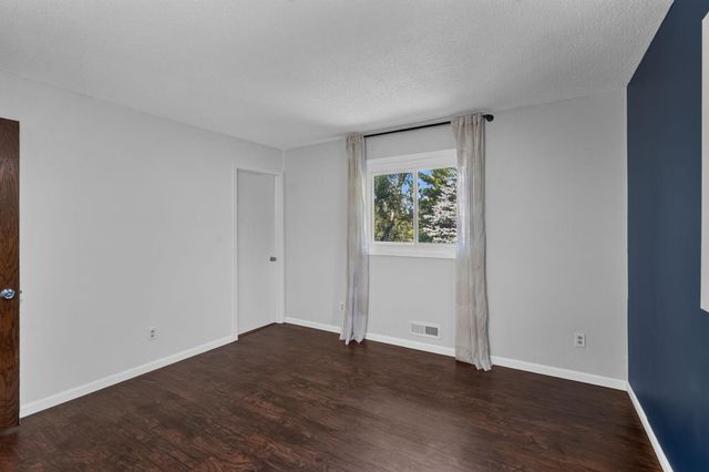 6441 Edgemont Boulevard N, Brooklyn Park, MN 55428