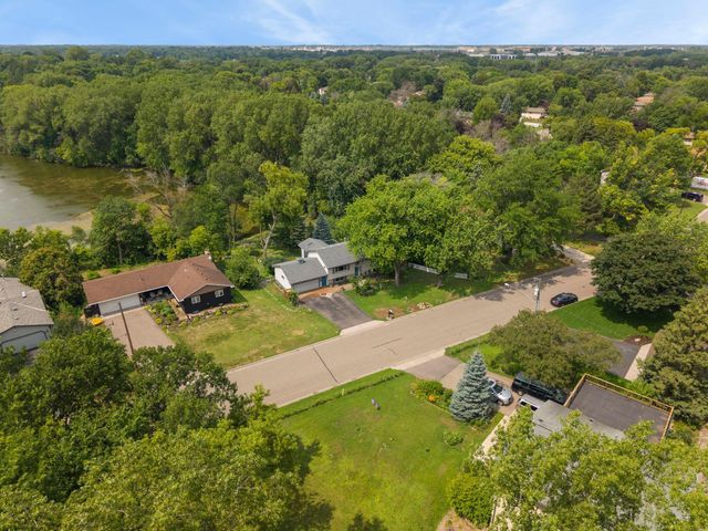 6441 Edgemont Boulevard N, Brooklyn Park, MN 55428