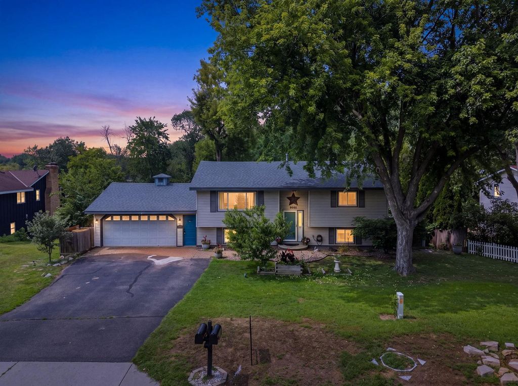 6441 Edgemont Boulevard N, Brooklyn Park, MN 55428