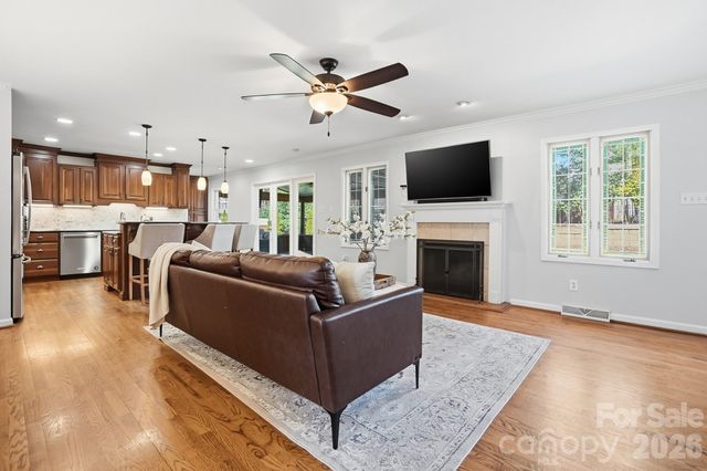 6123 Lake Providence Lane, Charlotte, NC 28277