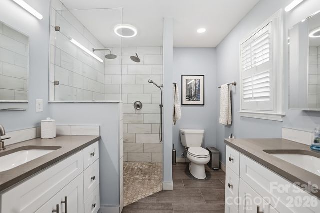 6123 Lake Providence Lane, Charlotte, NC 28277