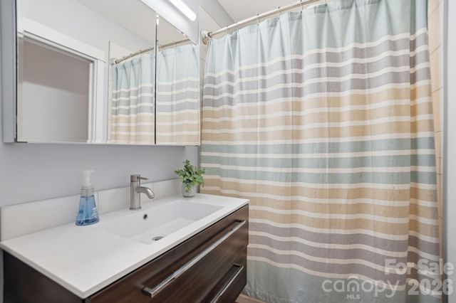 6123 Lake Providence Lane, Charlotte, NC 28277