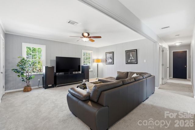 6123 Lake Providence Lane, Charlotte, NC 28277