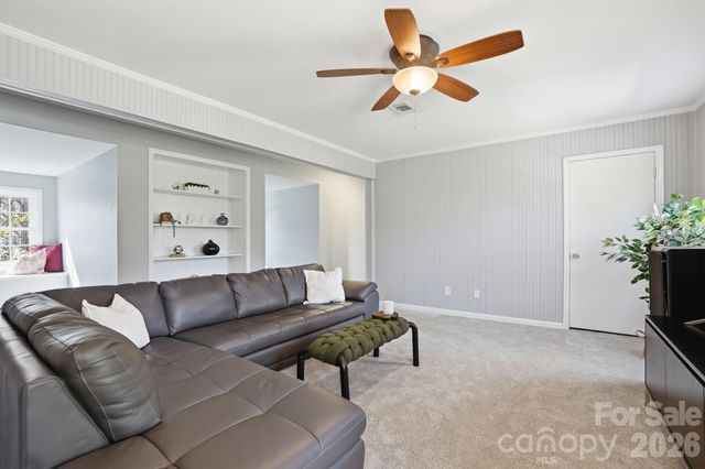 6123 Lake Providence Lane, Charlotte, NC 28277