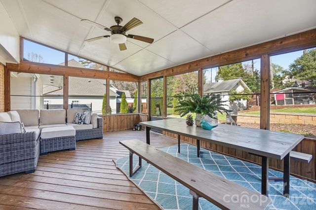 6123 Lake Providence Lane, Charlotte, NC 28277