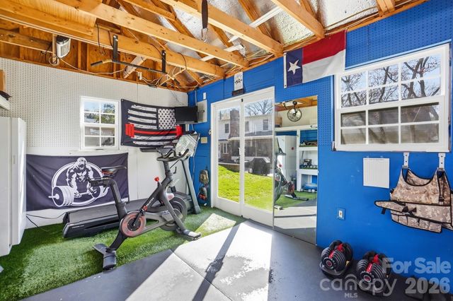 6123 Lake Providence Lane, Charlotte, NC 28277