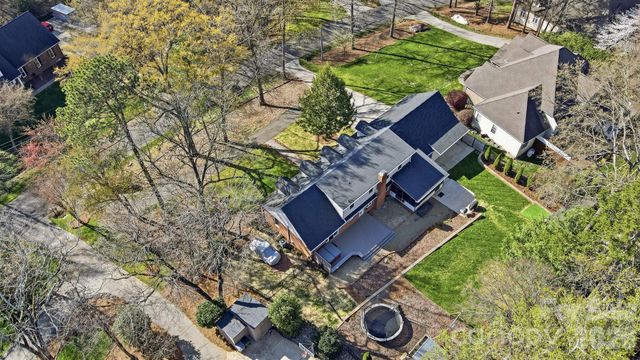 6123 Lake Providence Lane, Charlotte, NC 28277