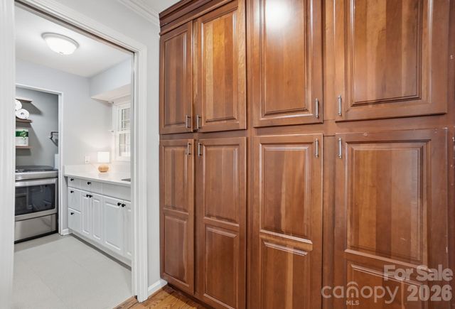 6123 Lake Providence Lane, Charlotte, NC 28277