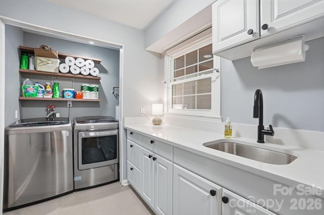 6123 Lake Providence Lane, Charlotte, NC 28277