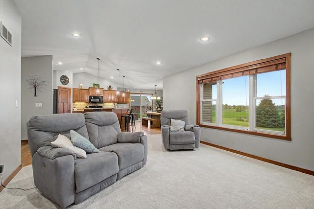 60722 254th Avenue, Mantorville, MN 55955