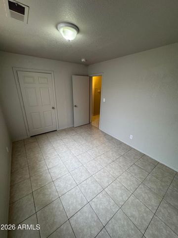 1702 W SHANGRI LA Road, Phoenix, AZ 85029