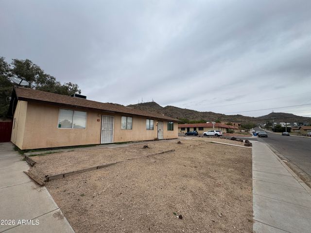 1702 W SHANGRI LA Road, Phoenix, AZ 85029