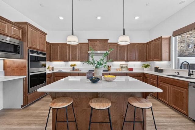 300 Yorktown Ct, Roseville, CA 95747