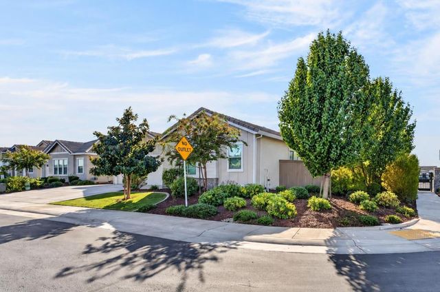 300 Yorktown Ct, Roseville, CA 95747