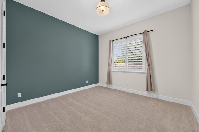 300 Yorktown Ct, Roseville, CA 95747