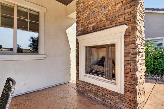 300 Yorktown Ct, Roseville, CA 95747