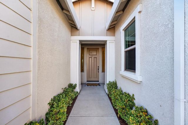 300 Yorktown Ct, Roseville, CA 95747