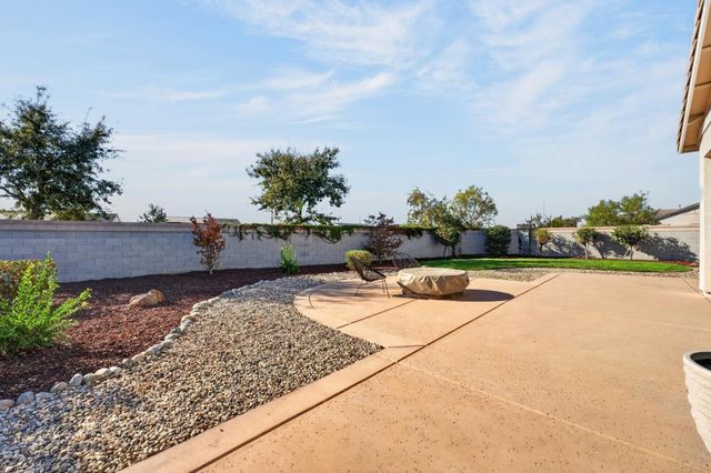 300 Yorktown Ct, Roseville, CA 95747