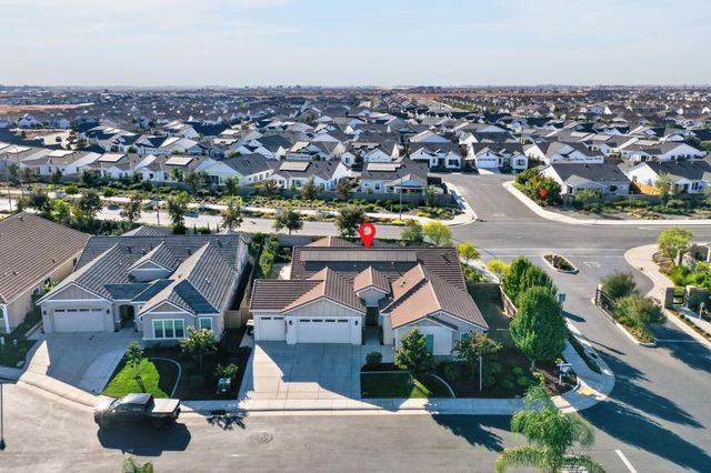 300 Yorktown Ct, Roseville, CA 95747