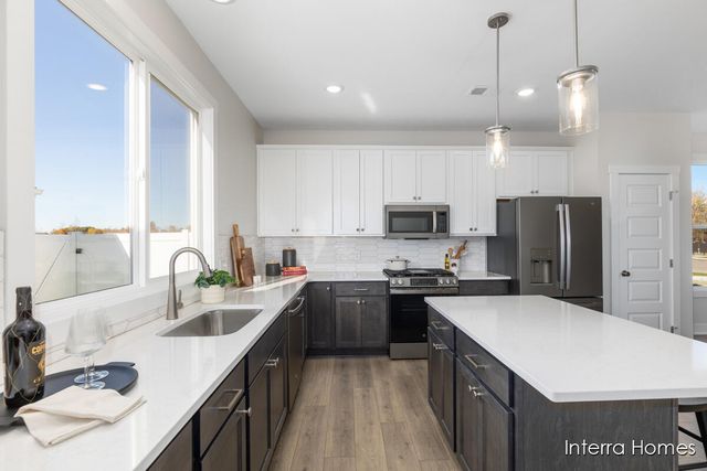 6108 Stahl Drive 13, Spring Lake, MI 49456