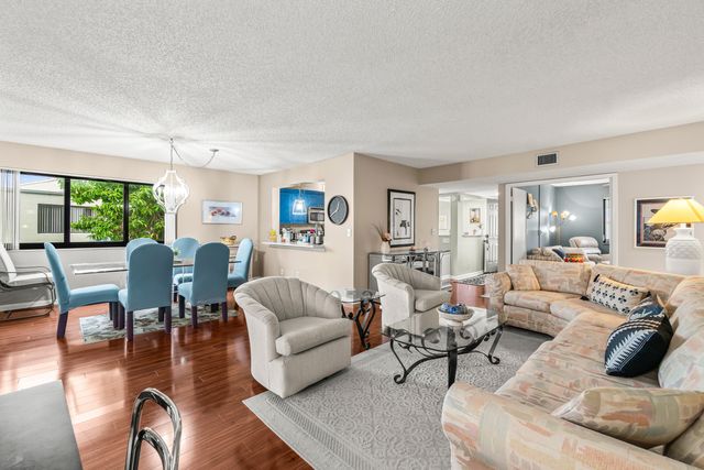 5687 Fairway Park Drive, Boynton Beach, FL 33437