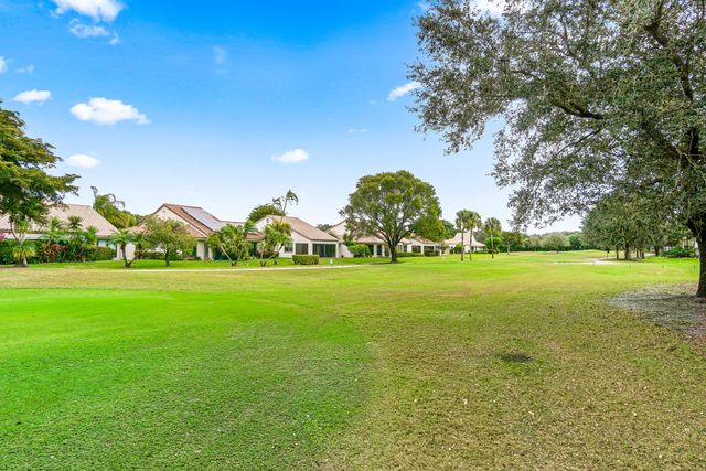 5687 Fairway Park Drive, Boynton Beach, FL 33437