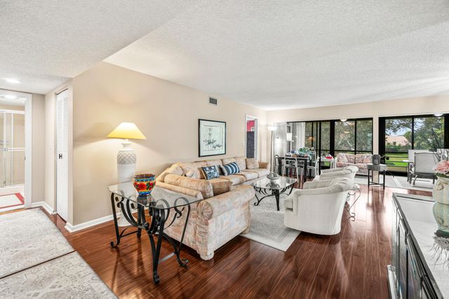 5687 Fairway Park Drive, Boynton Beach, FL 33437