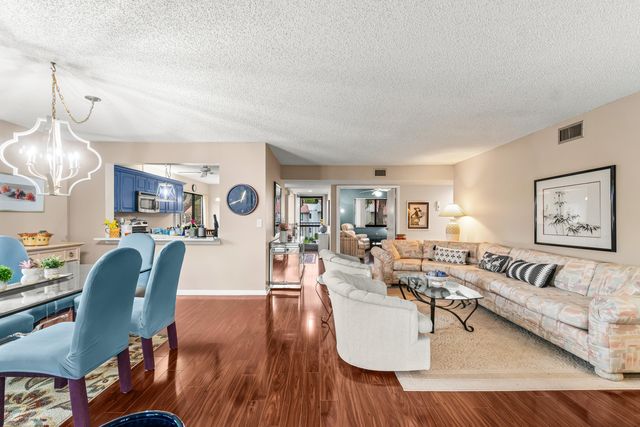 5687 Fairway Park Drive, Boynton Beach, FL 33437