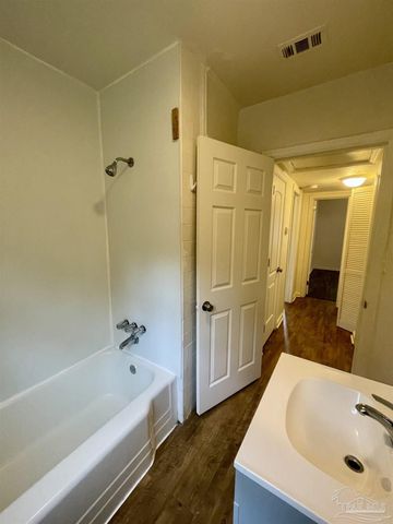 209 Maple St, Pensacola, FL 32506